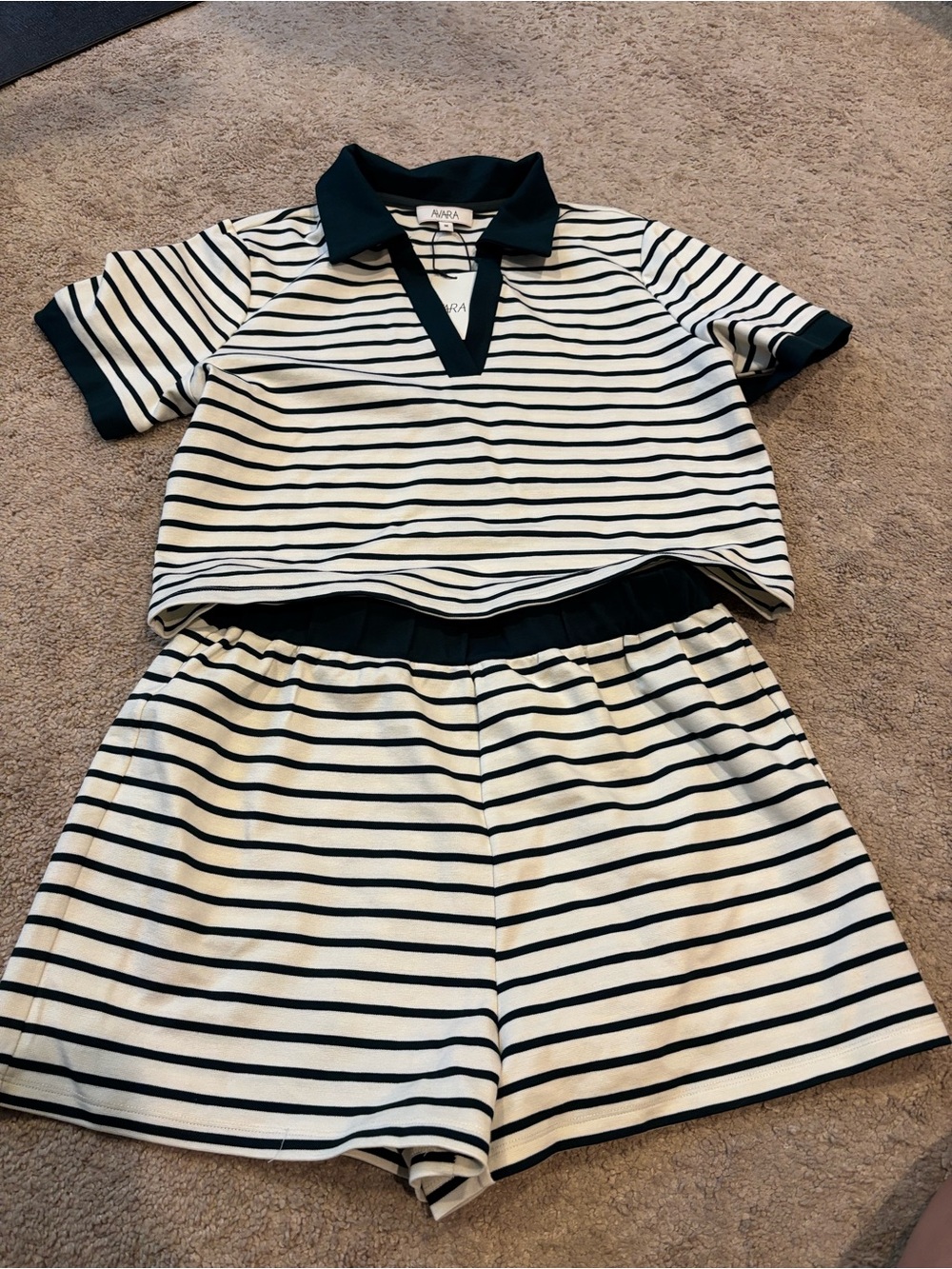 Striped dark green & White set